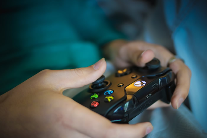 Controller Steuerung ist immer Links -  aber warum?